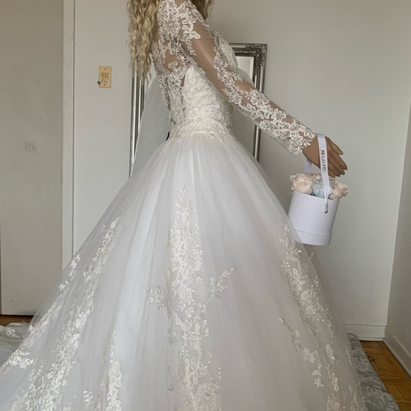 Brand new never work gorgeous ball gown off the shoulder wedding dress - Picture 12 of 16